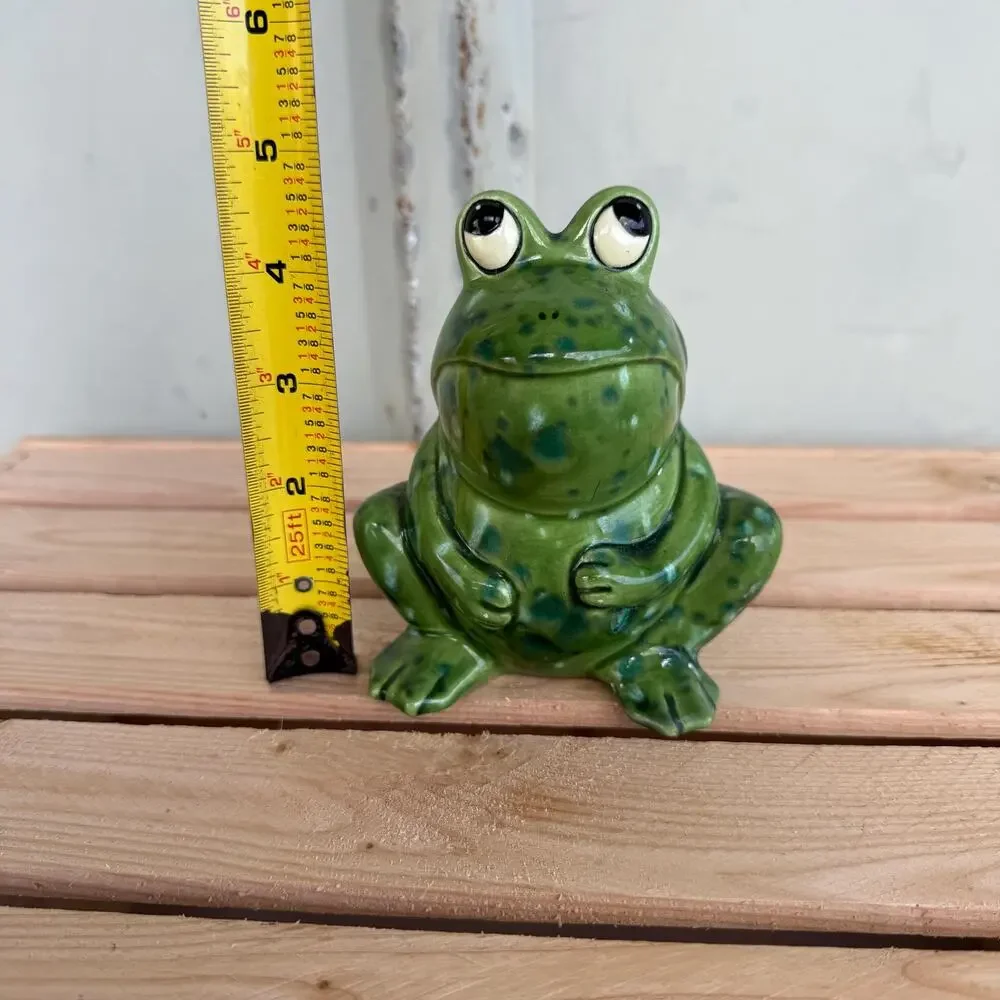 Vintage Frog Figurine Make in Japan 1980s Figure Artisan Signed